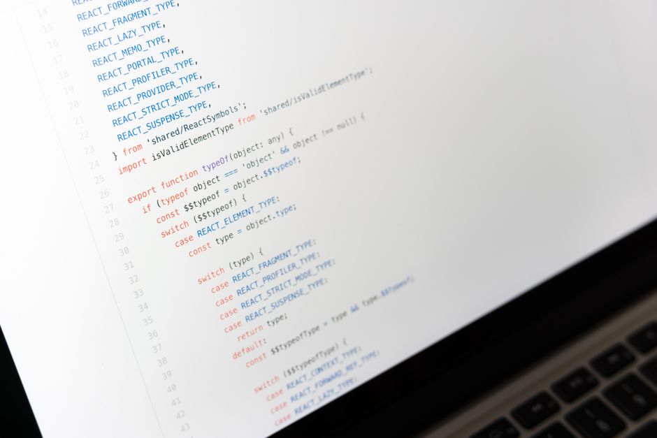 Python vs JavaScript: Which Language Should You Learn First?