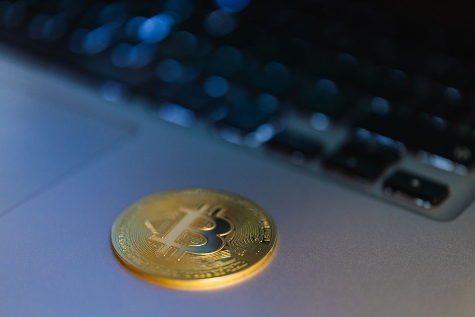 Top 10 Real-World Applications of Blockchain Beyond Cryptocurrency