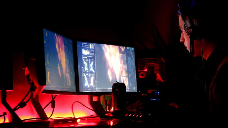 Top 10 Streamers to Watch for Gaming, Chat, and Creativity